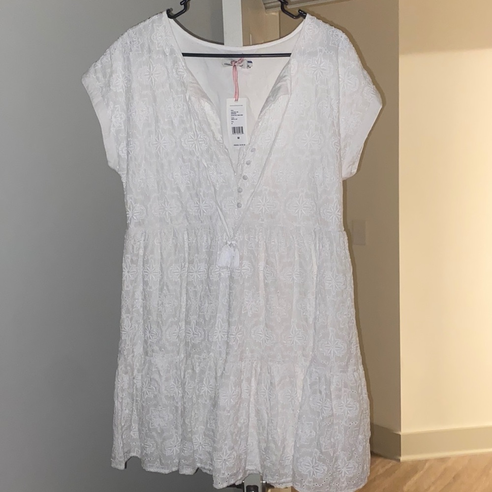 white vineyard vines dress